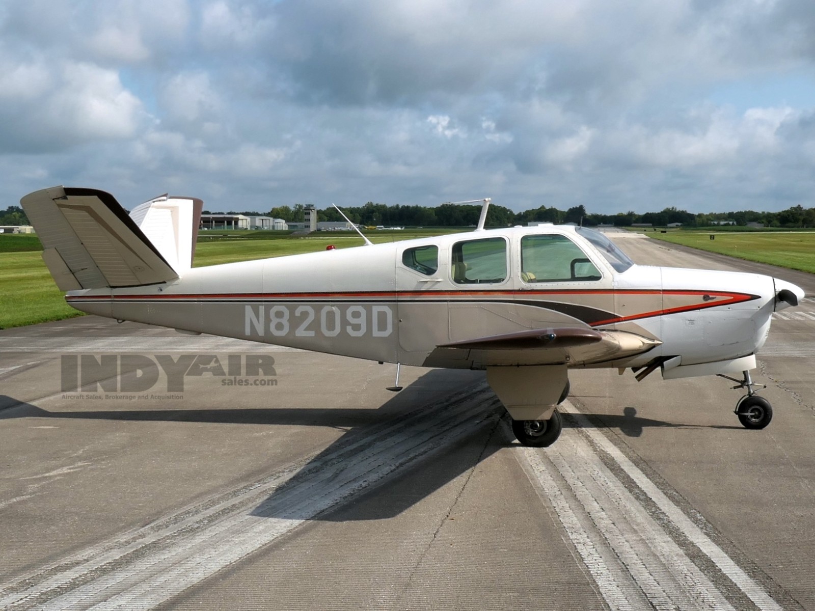 Beechcraft H35 - N8209D