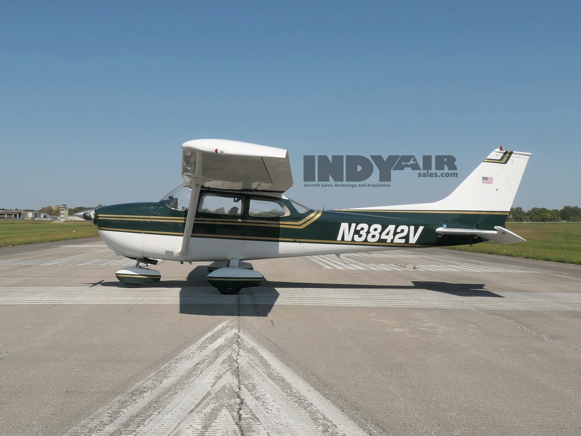 Cessna 172M - N3842V