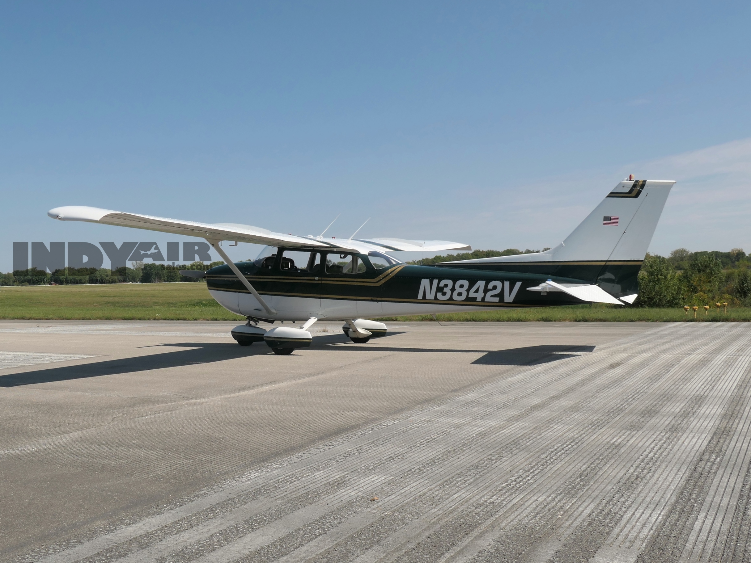 Cessna 172M - N3842V