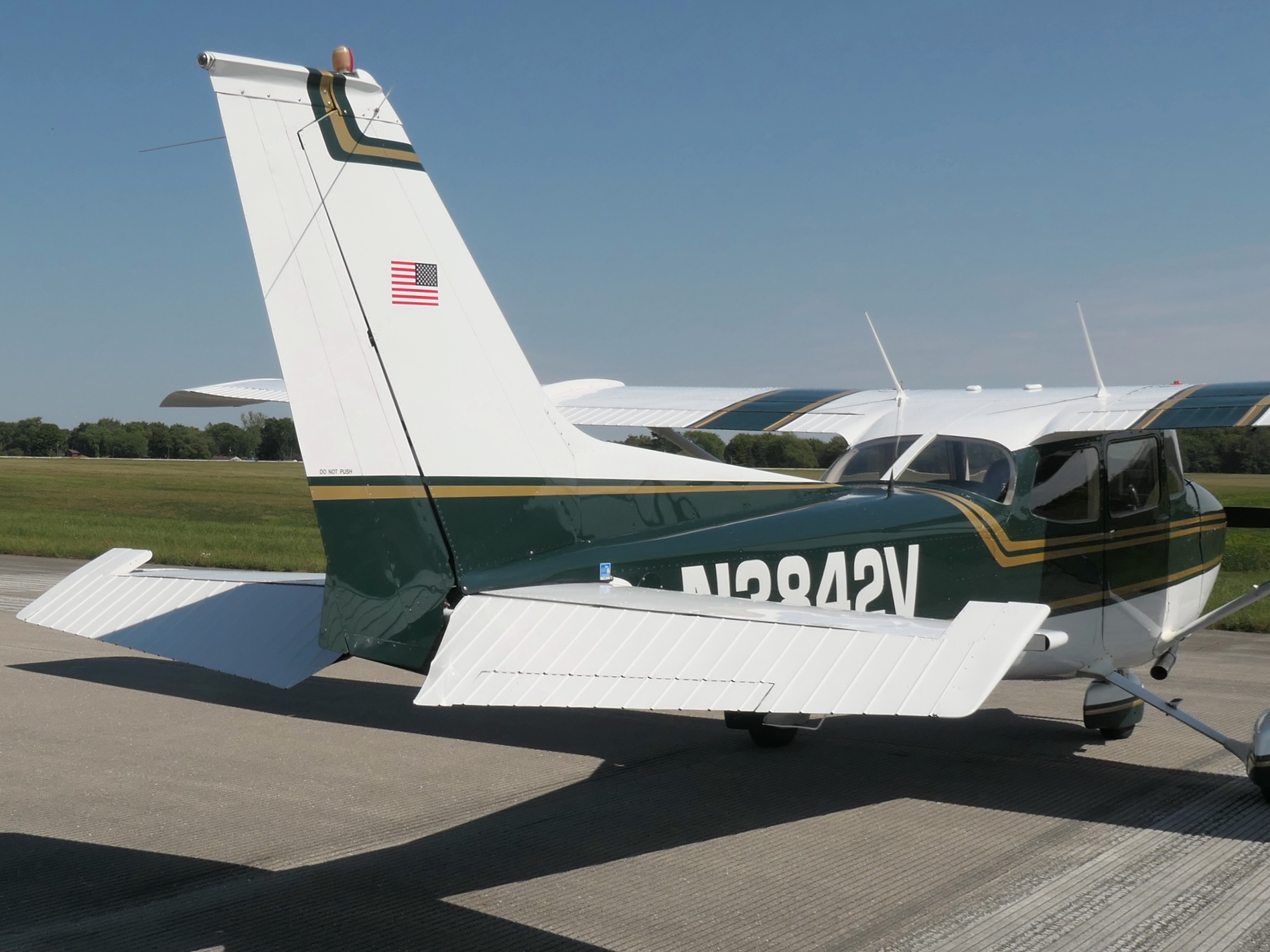 Cessna 172M - N3842V