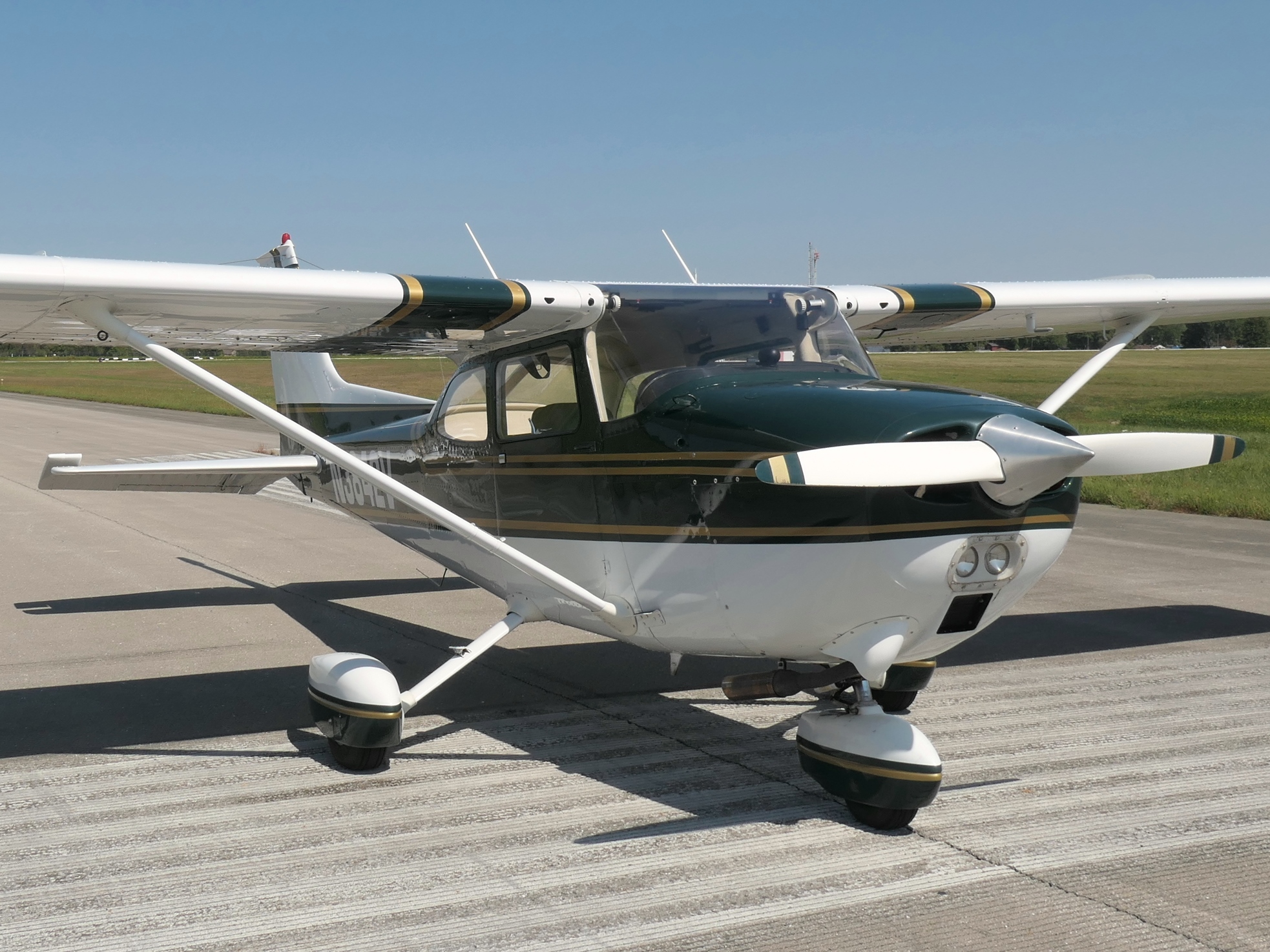 Cessna 172M - N3842V