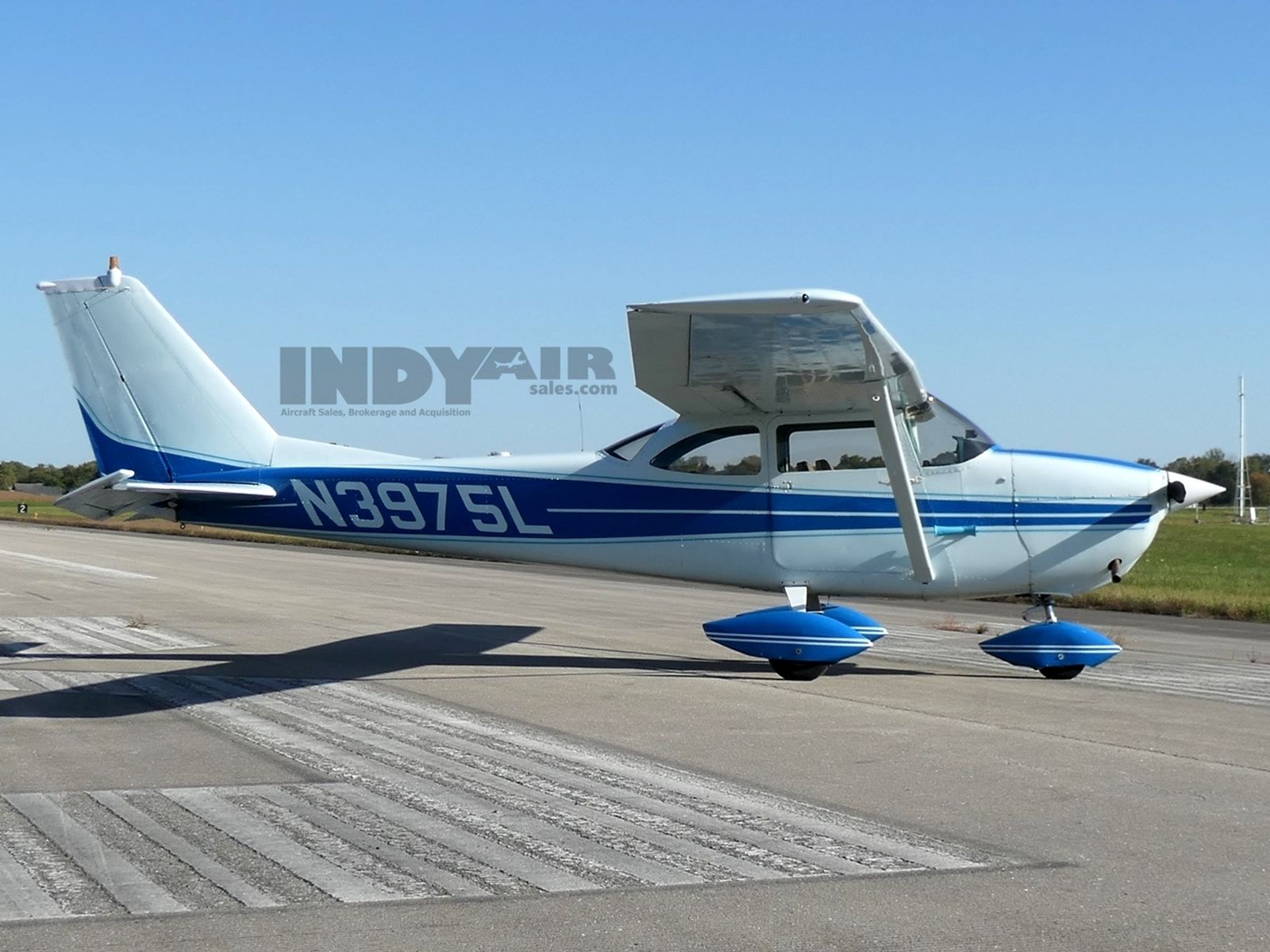 Cessna 172G - N3975L