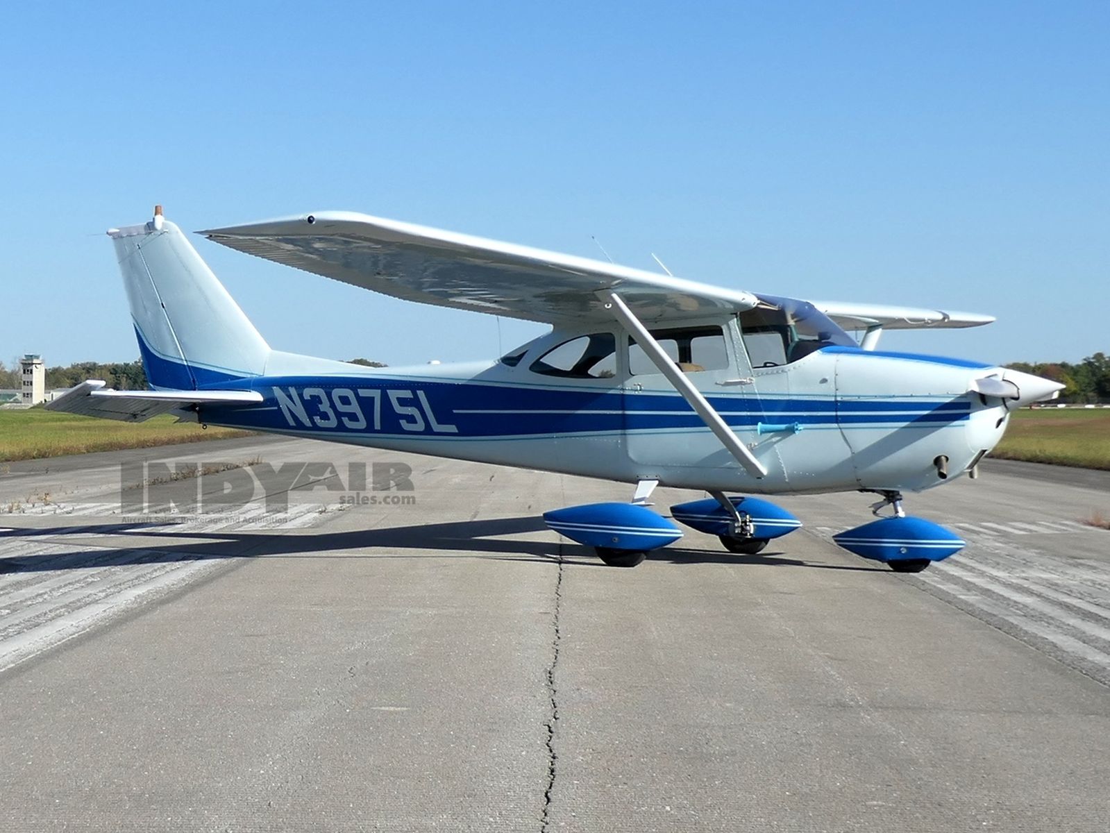 Cessna 172G - N3975L