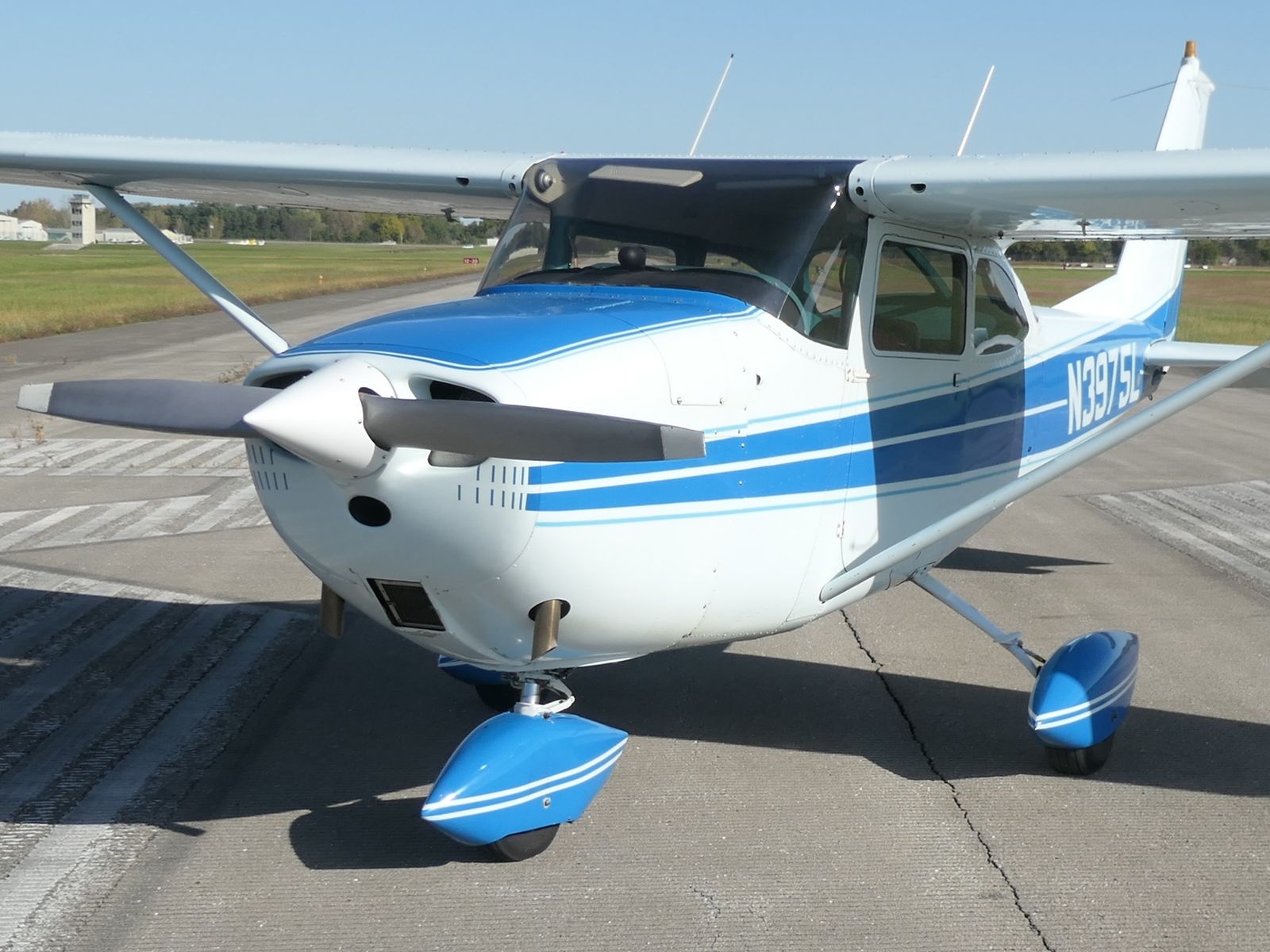 Cessna 172G - N3975L