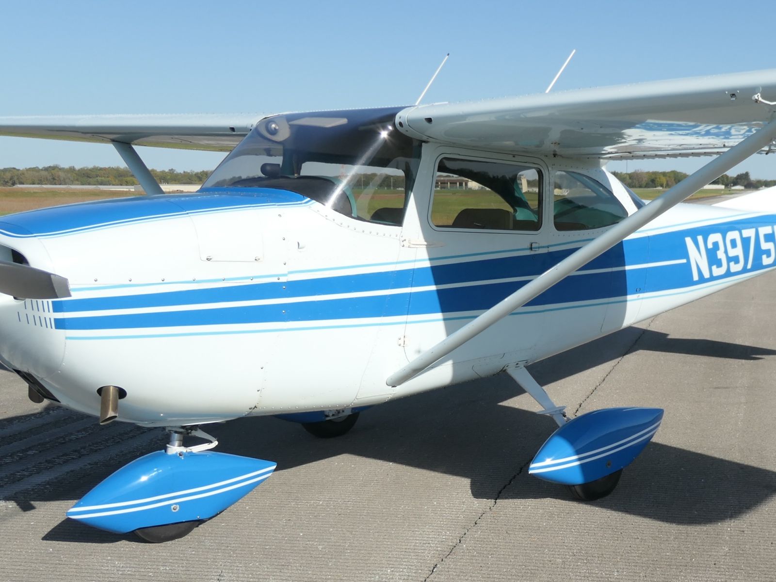 Cessna 172G - N3975L