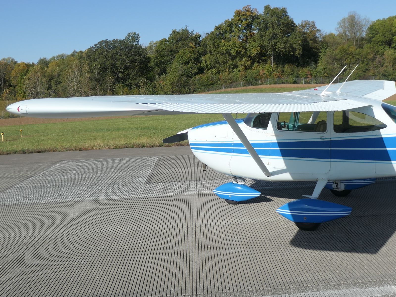 Cessna 172G - N3975L