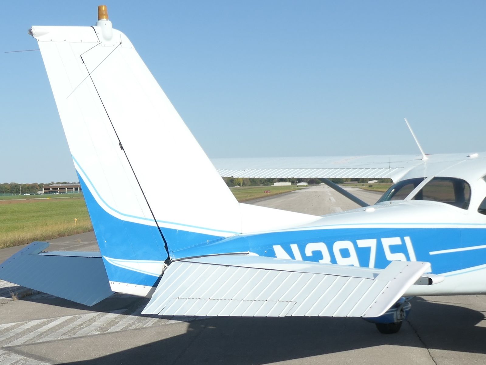 Cessna 172G - N3975L