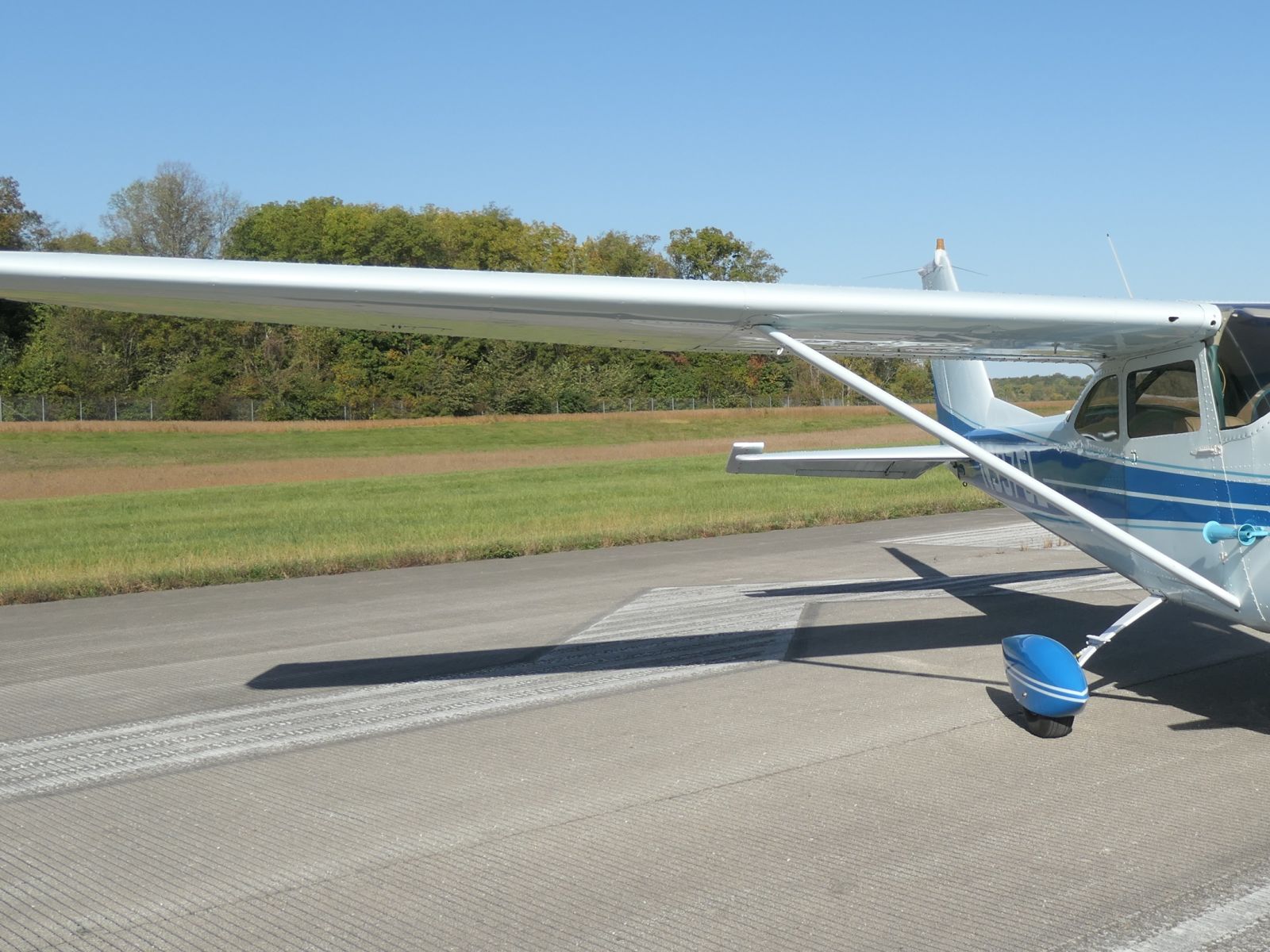 Cessna 172G - N3975L