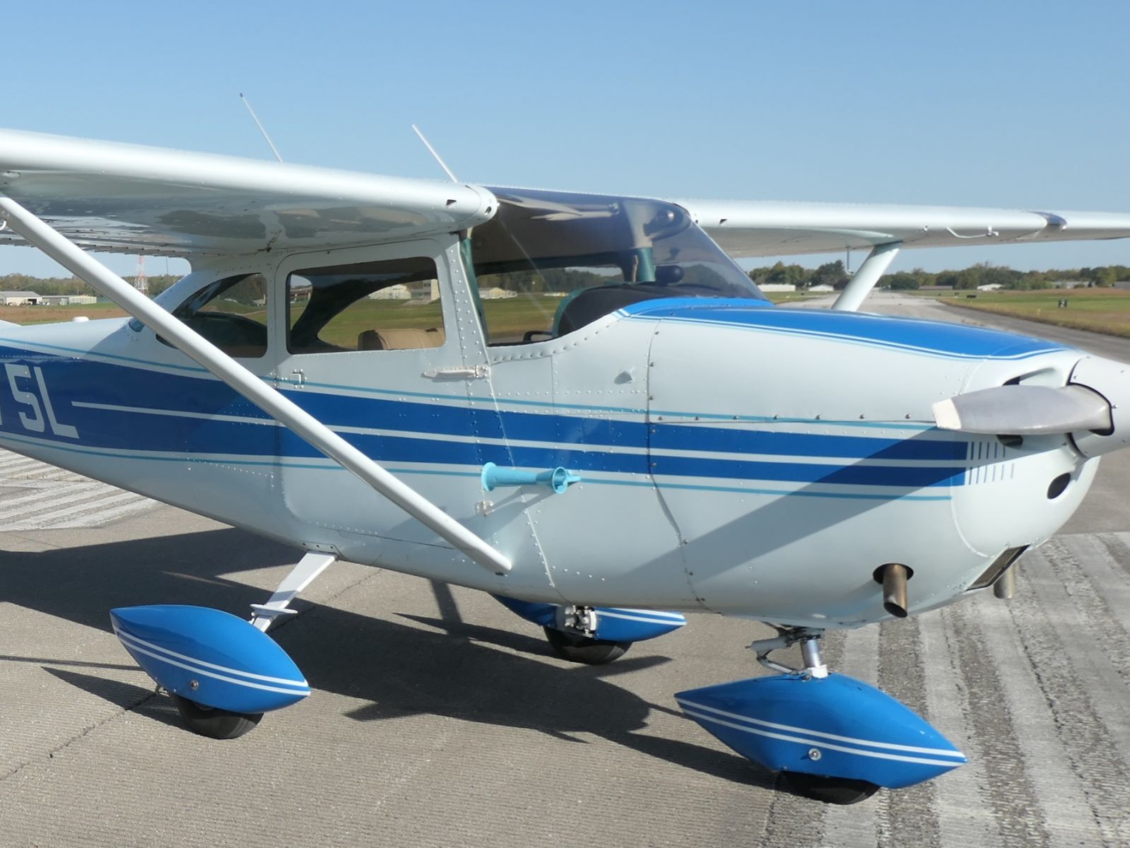 Cessna 172G - N3975L