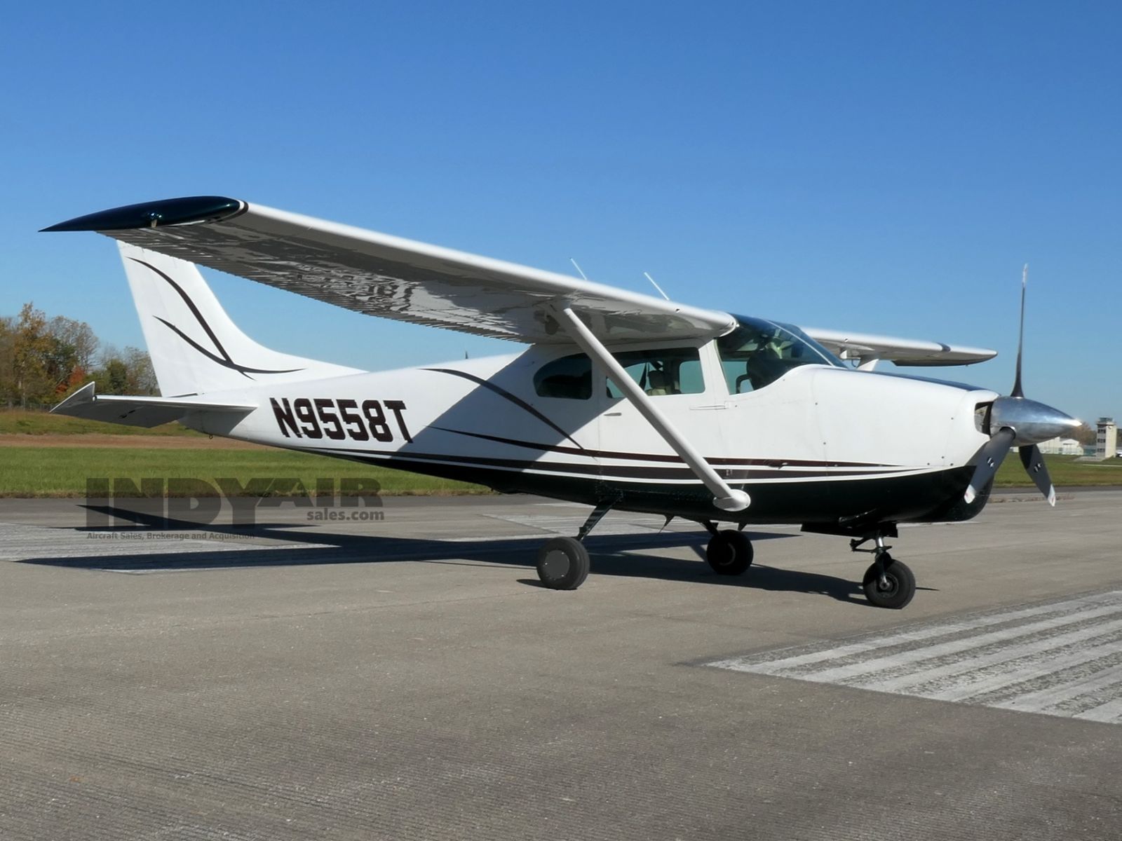 Cessna 210 - N9558T