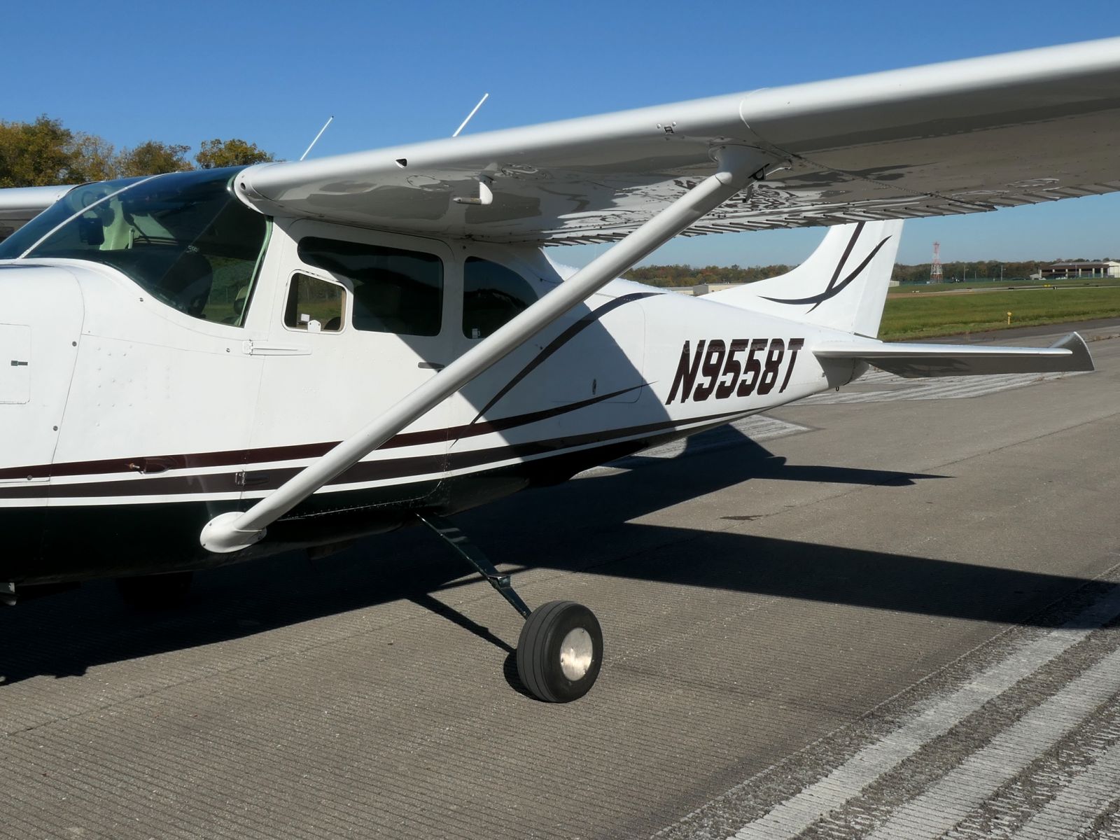 Cessna 210 - N9558T