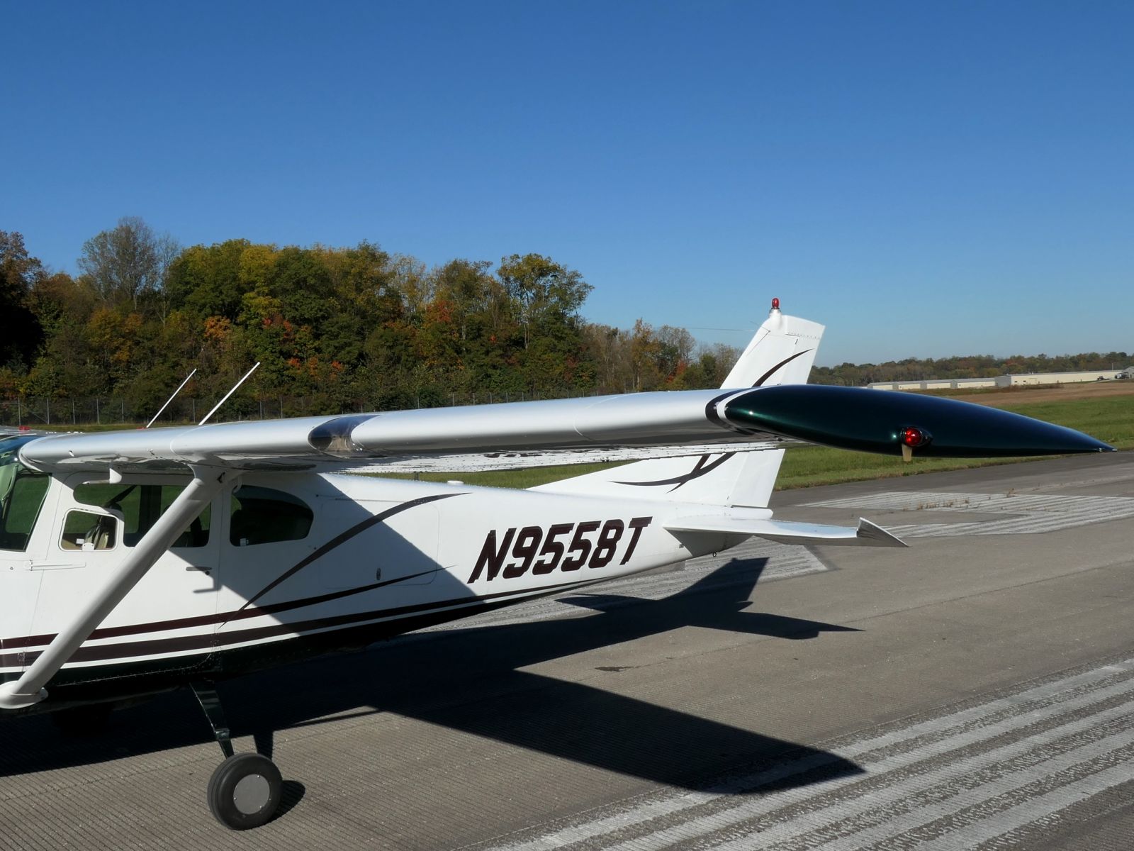 Cessna 210 - N9558T