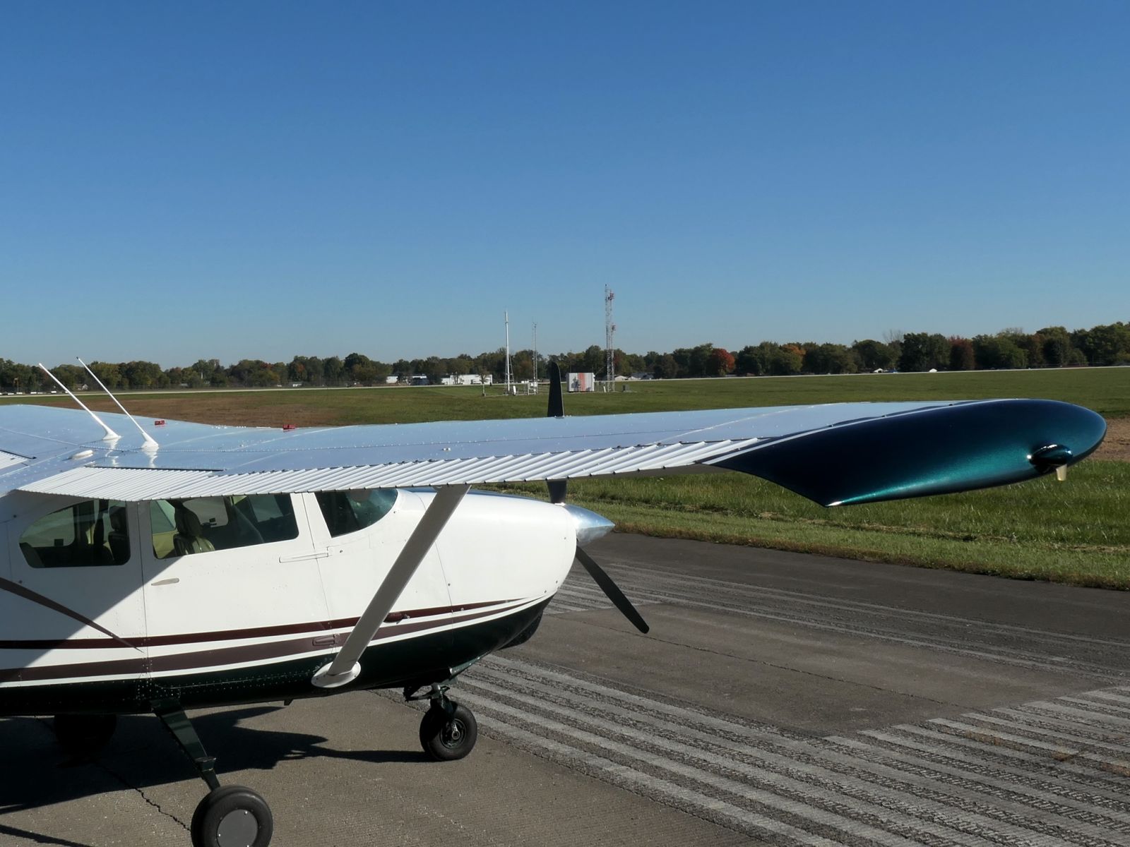 Cessna 210 - N9558T