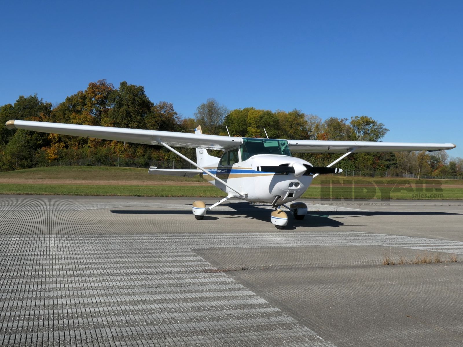 Cessna 172N - N5536E