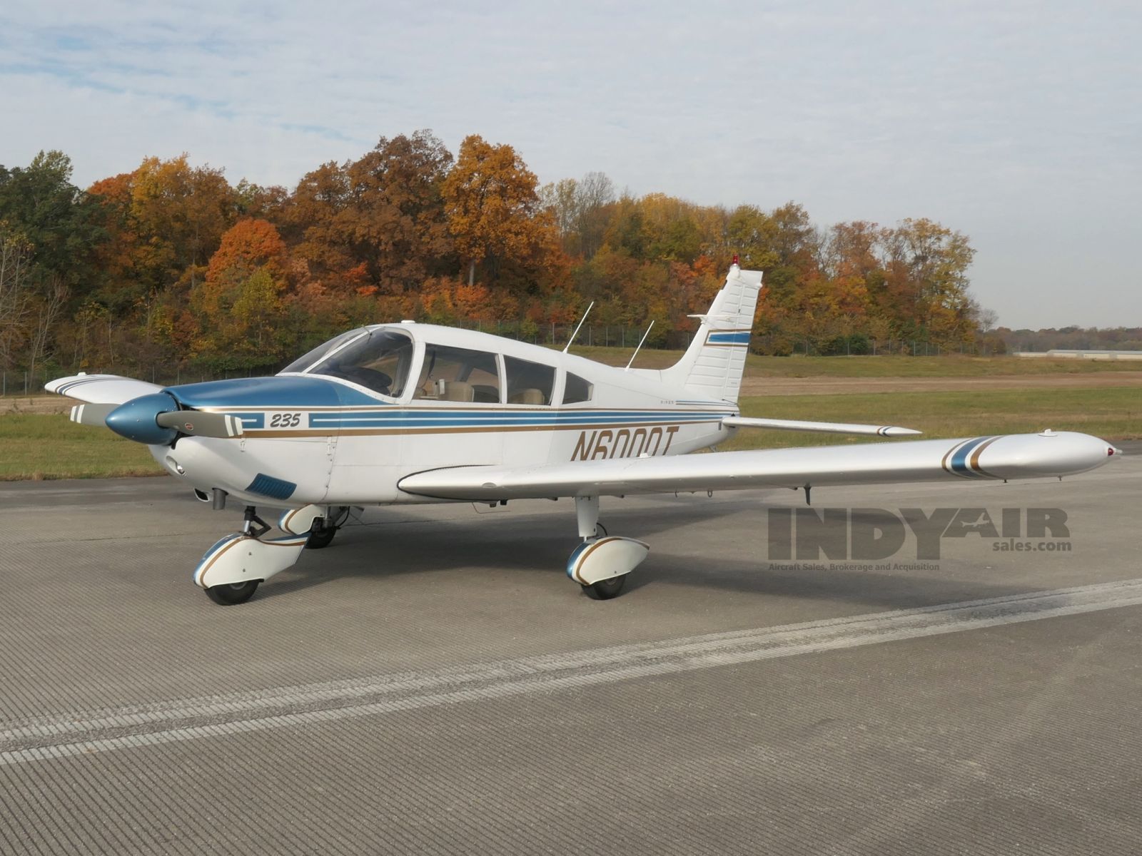 Piper Cherokee 235 - N6000T