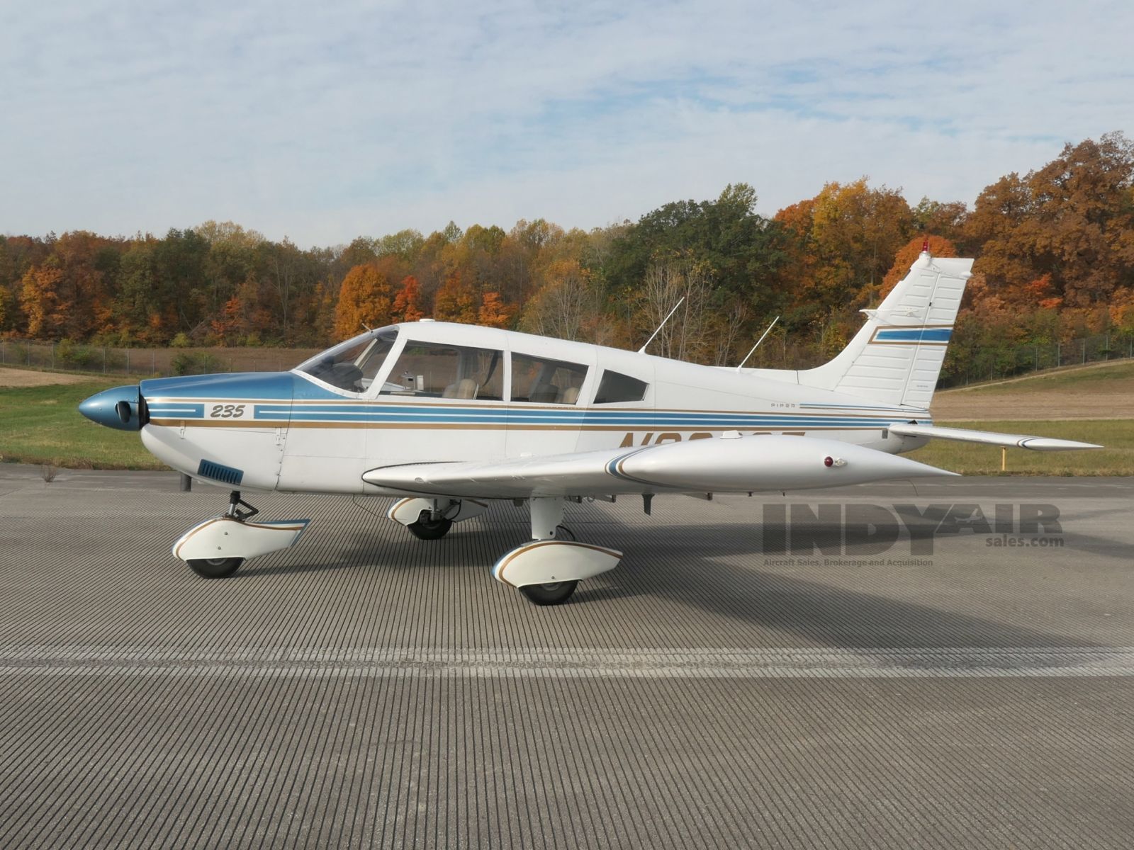 Piper Cherokee 235 - N6000T