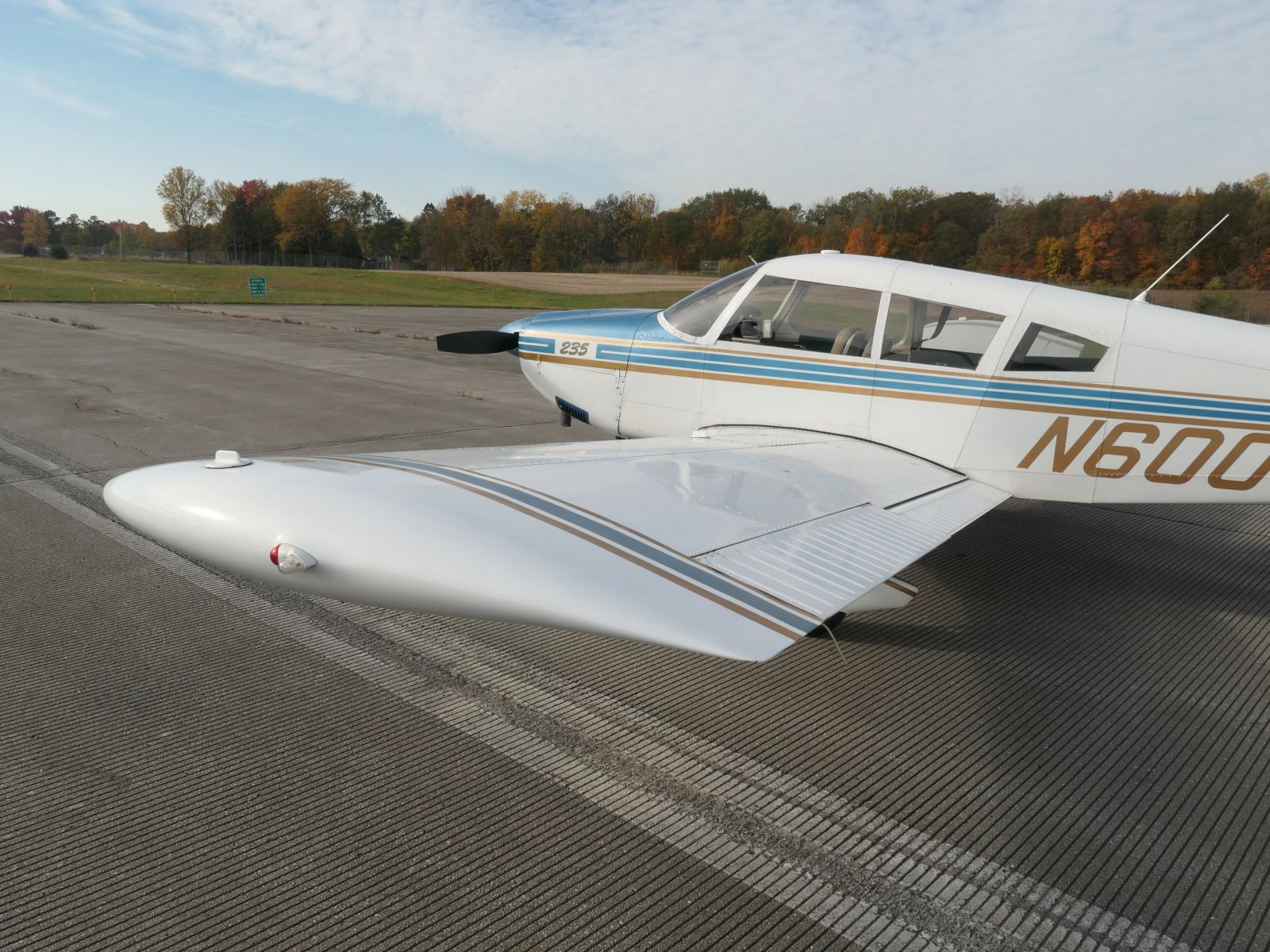 Piper Cherokee 235 - N6000T