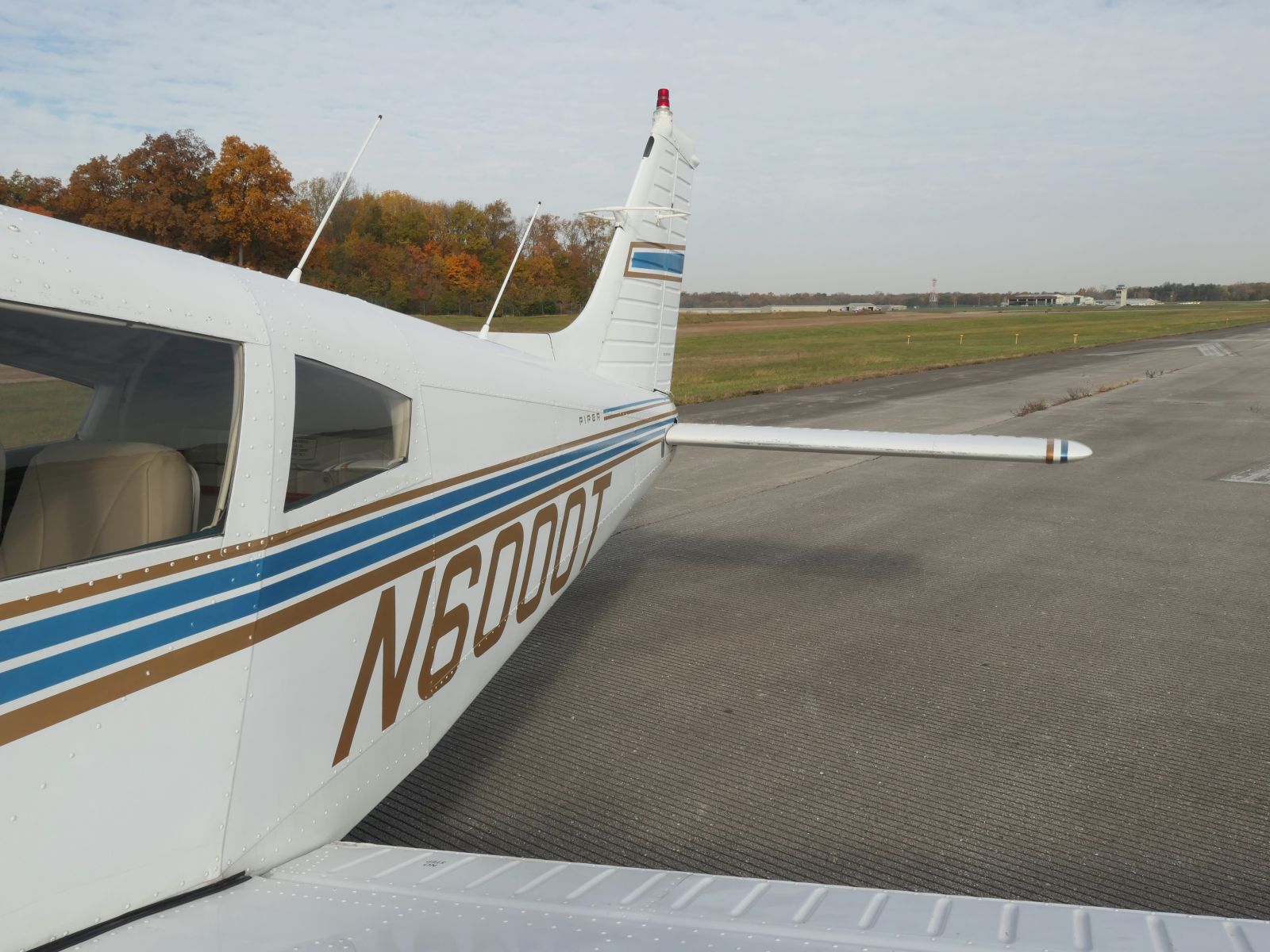 Piper Cherokee 235 - N6000T