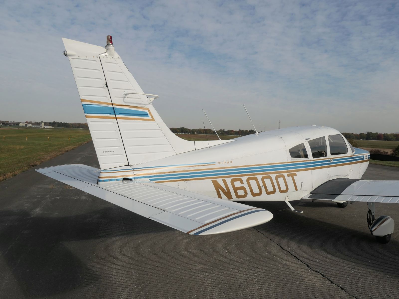 Piper Cherokee 235 - N6000T