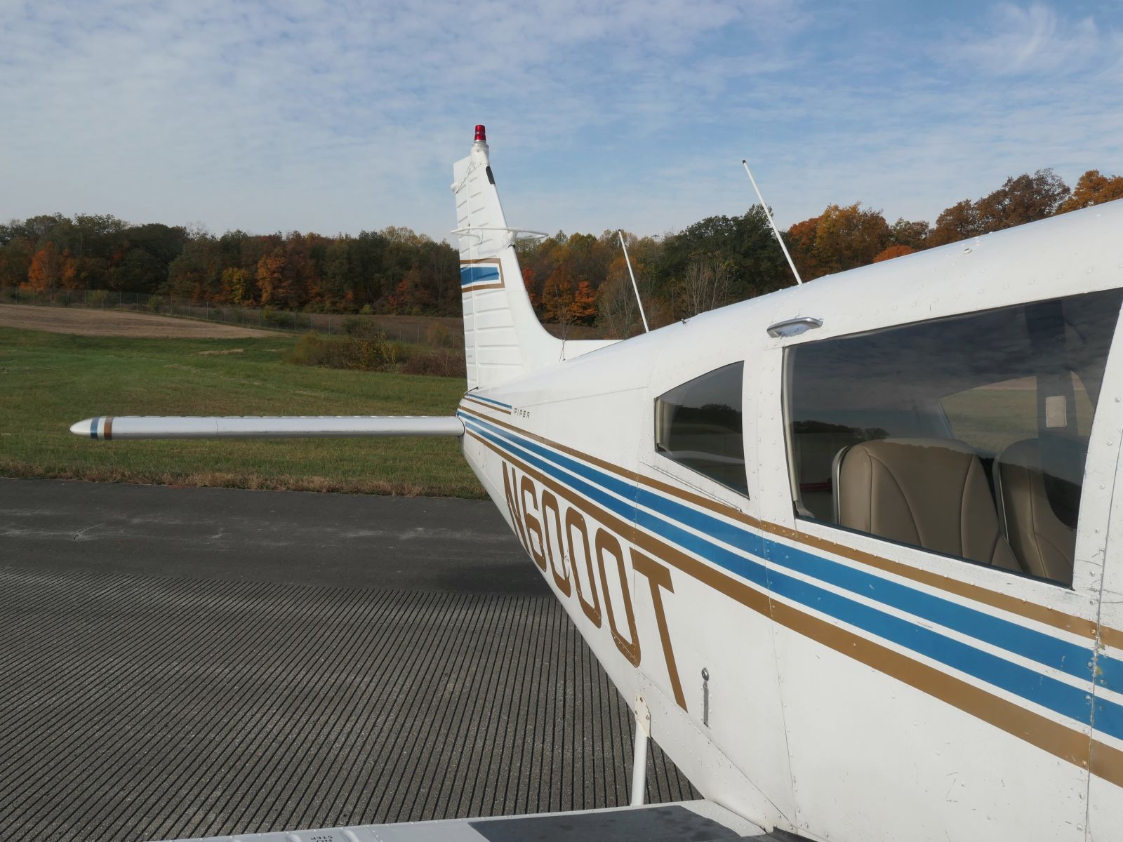 Piper Cherokee 235 - N6000T