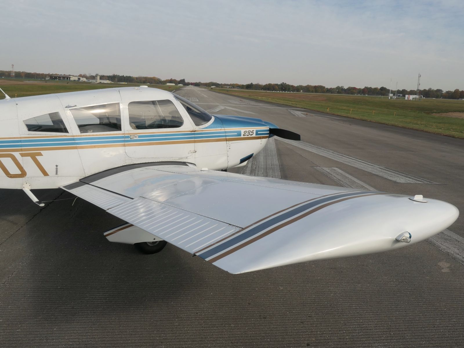 Piper Cherokee 235 - N6000T