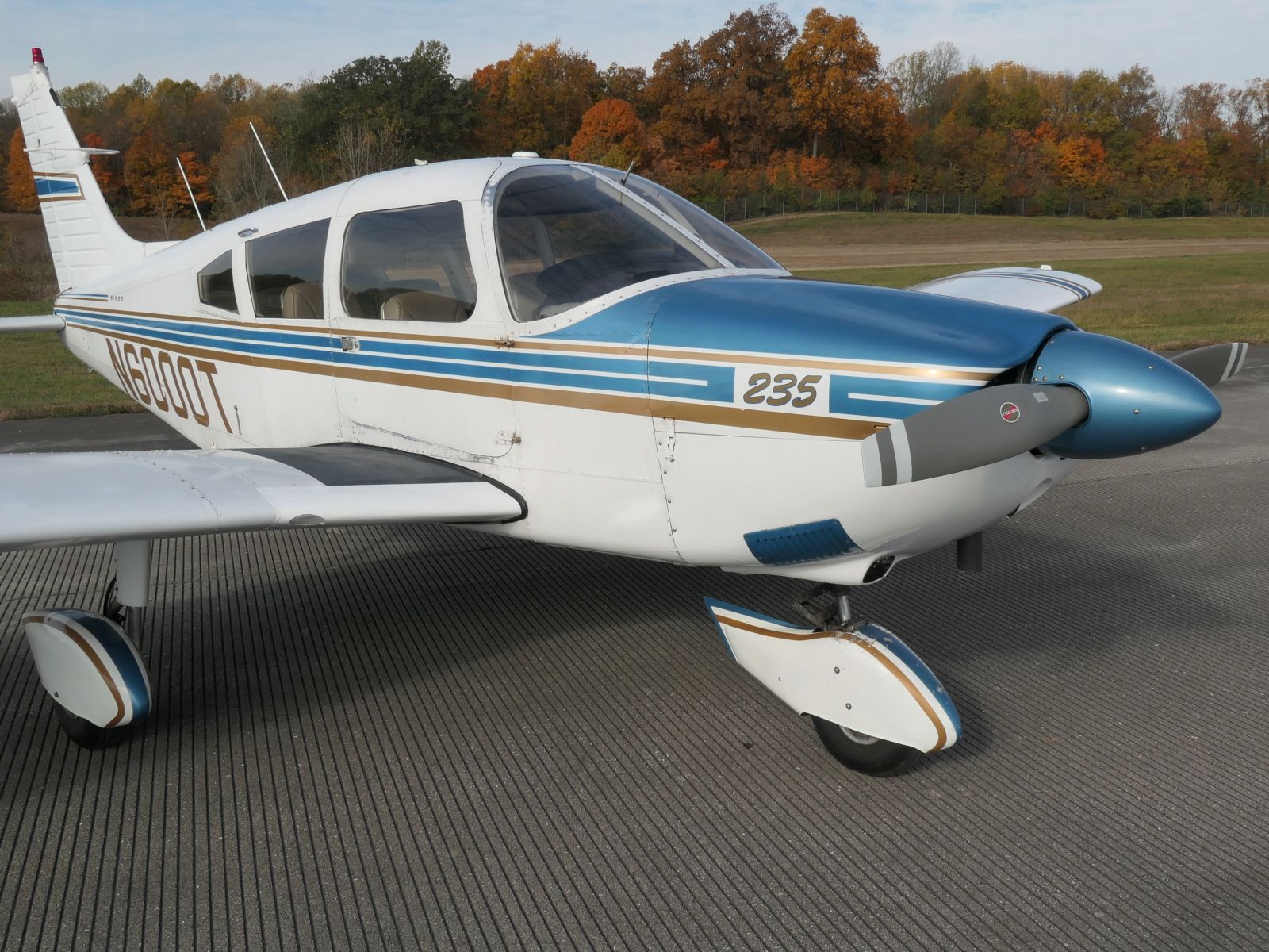 Piper Cherokee 235 - N6000T