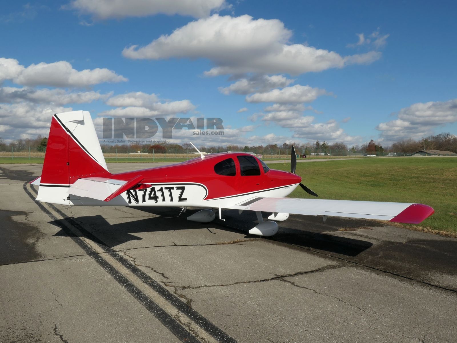 Vans RV-10 - N741TZ