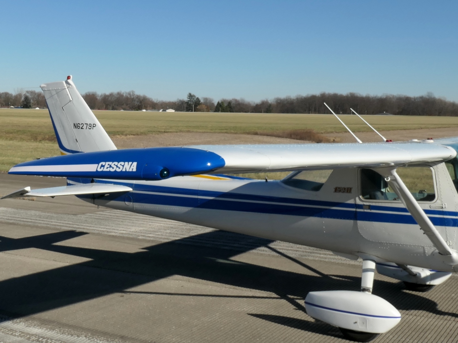 Cessna 152 - N6279P