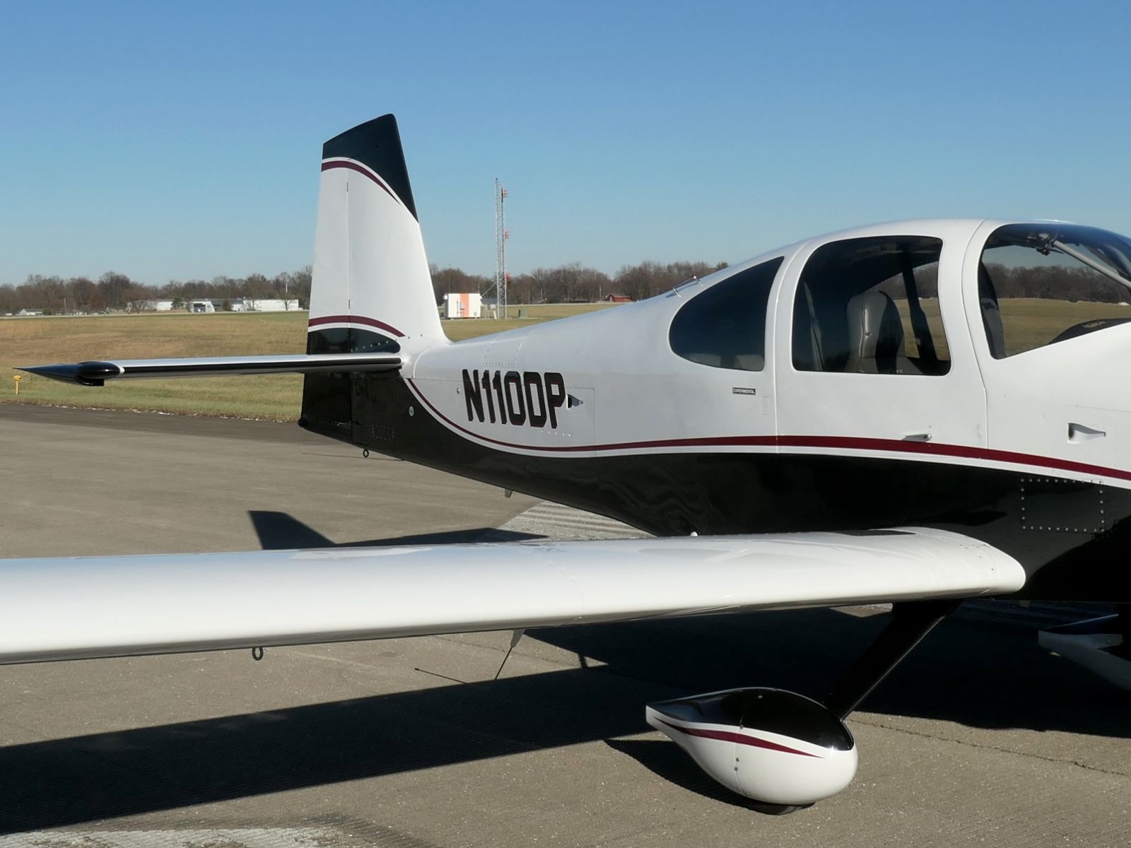 Vans RV-10 - N110DP