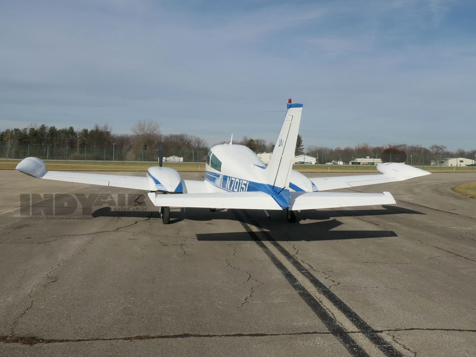 Cessna 310K - N7015L