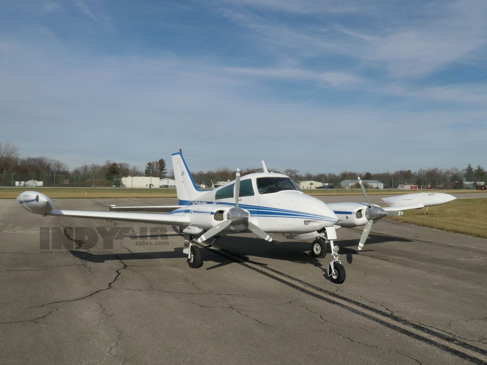 Cessna 310K - N7015L