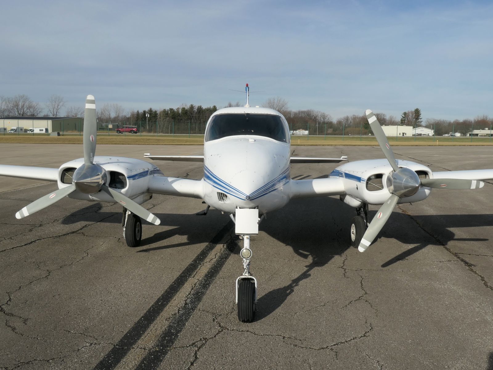 Cessna 310K - N7015L