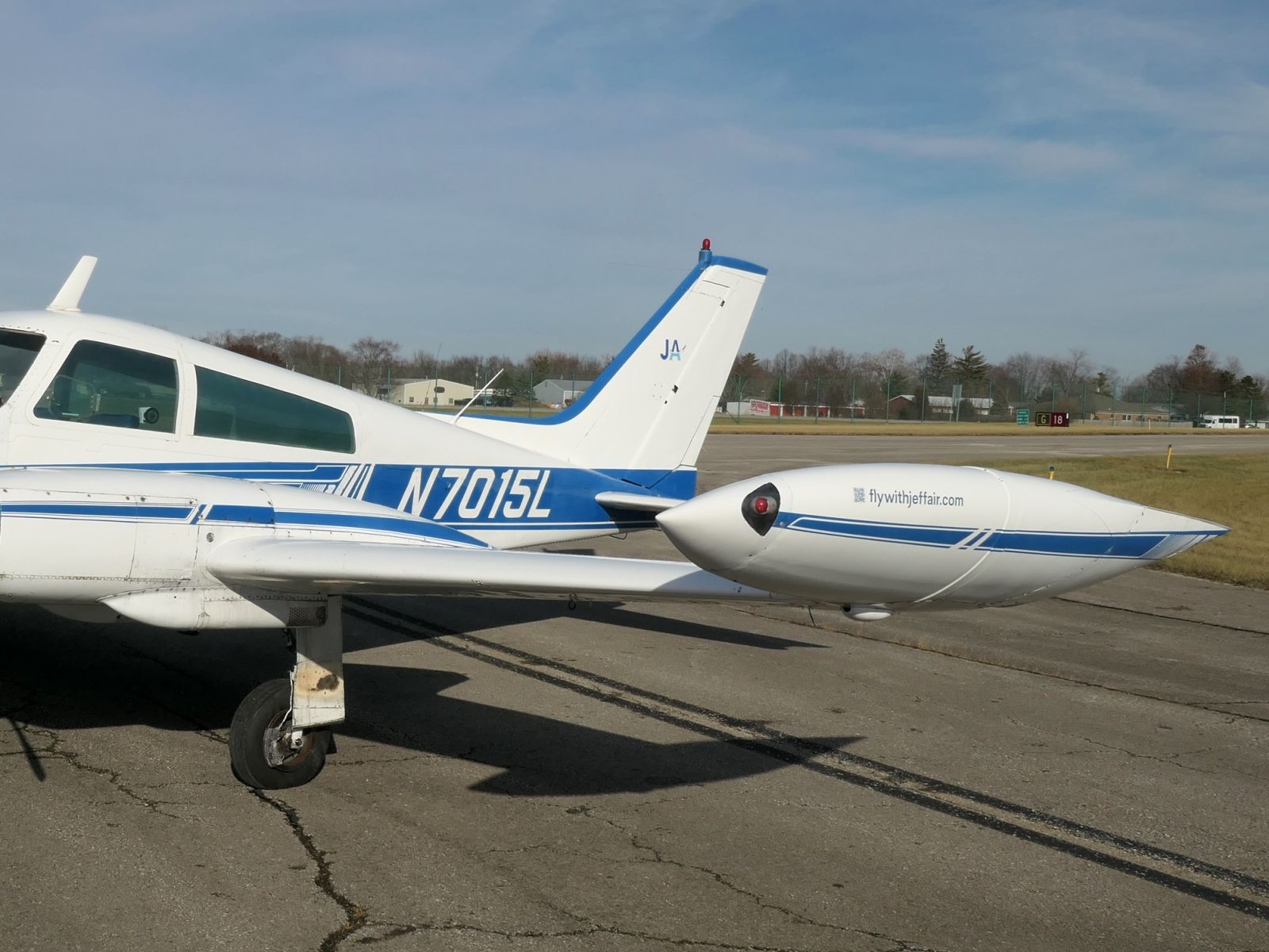 Cessna 310K - N7015L