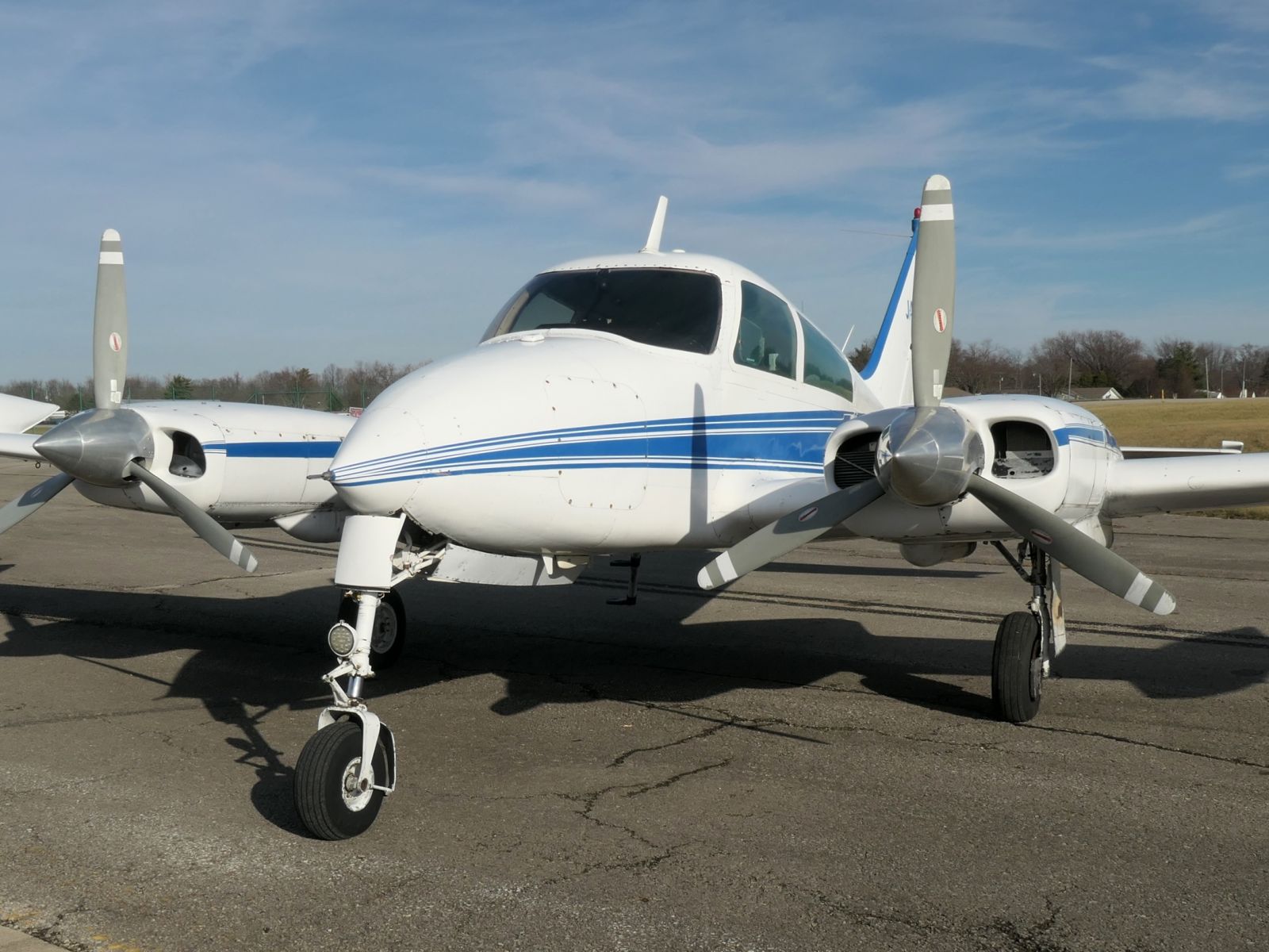 Cessna 310K - N7015L