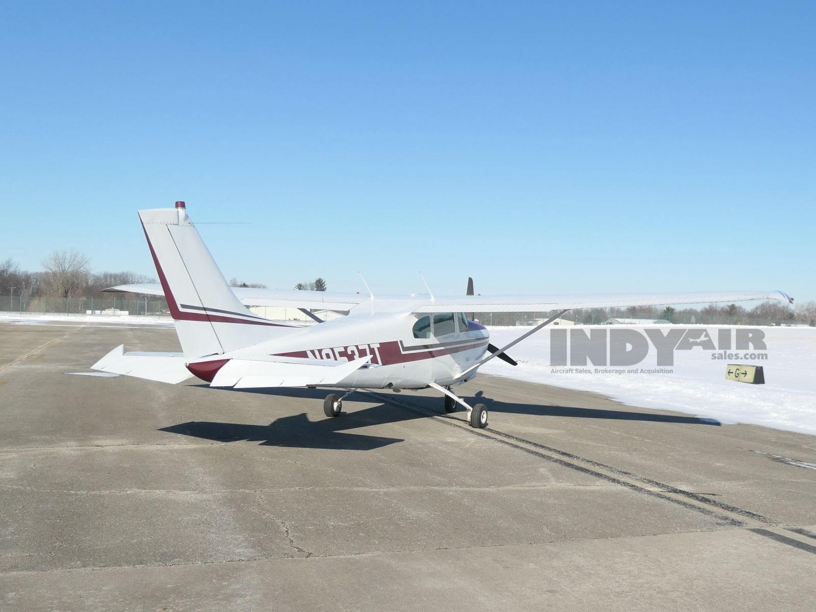 Cessna 210 - N9537T