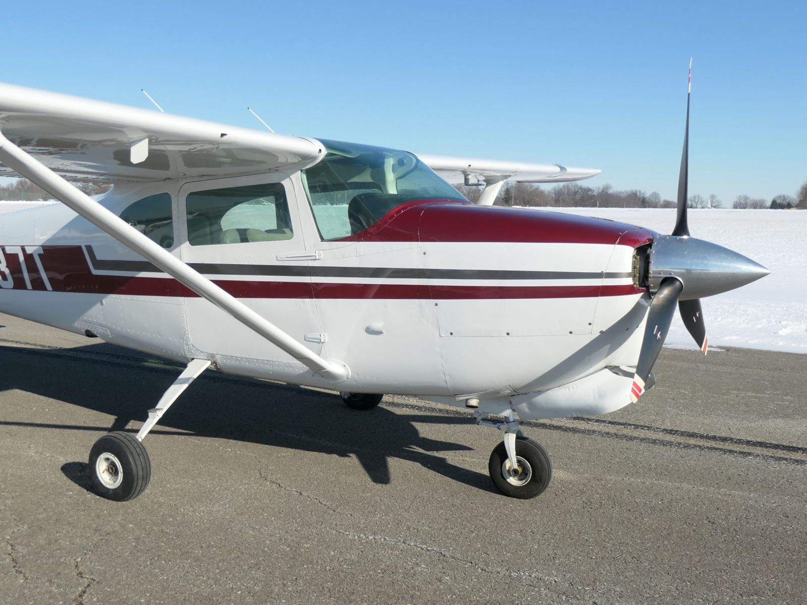 Cessna 210 - N9537T