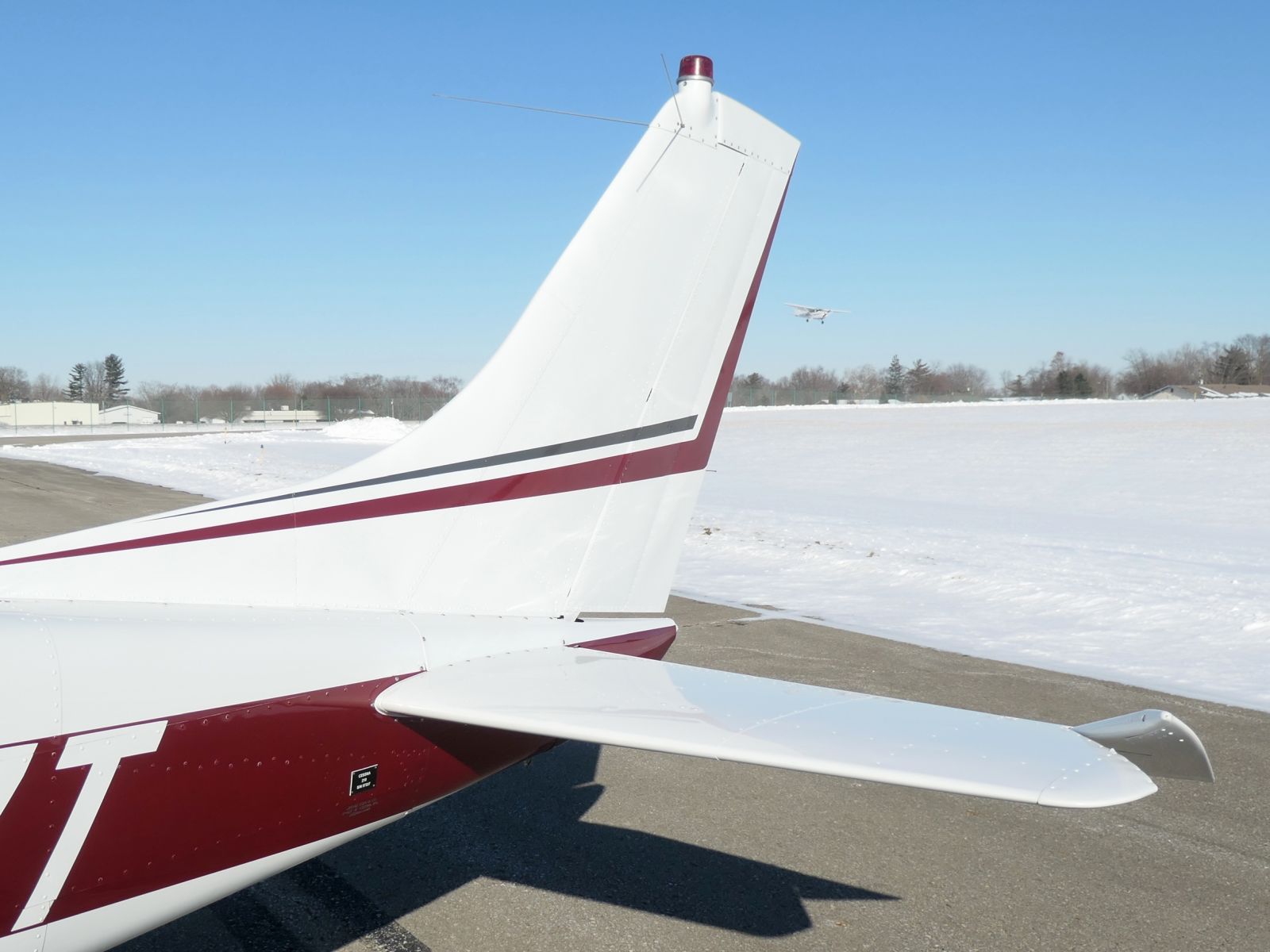 Cessna 210 - N9537T