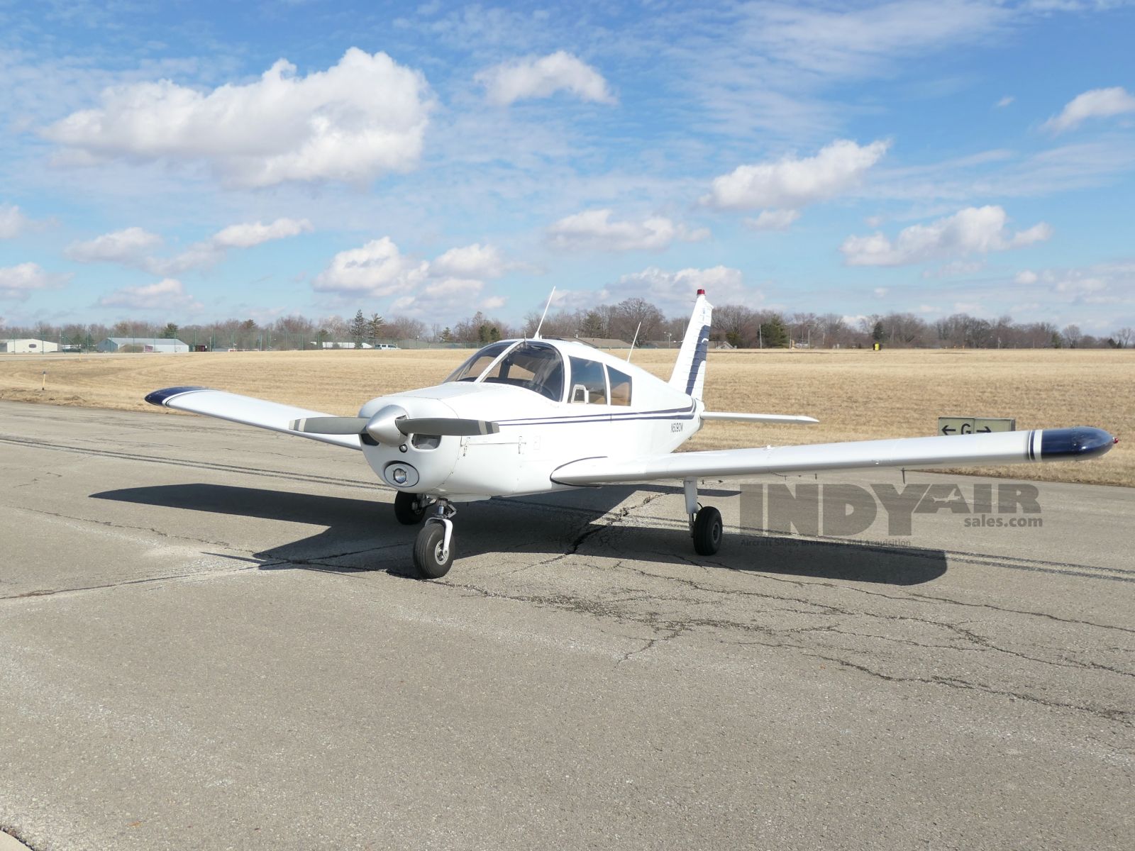 Piper Cherokee 28-160 - N5090W