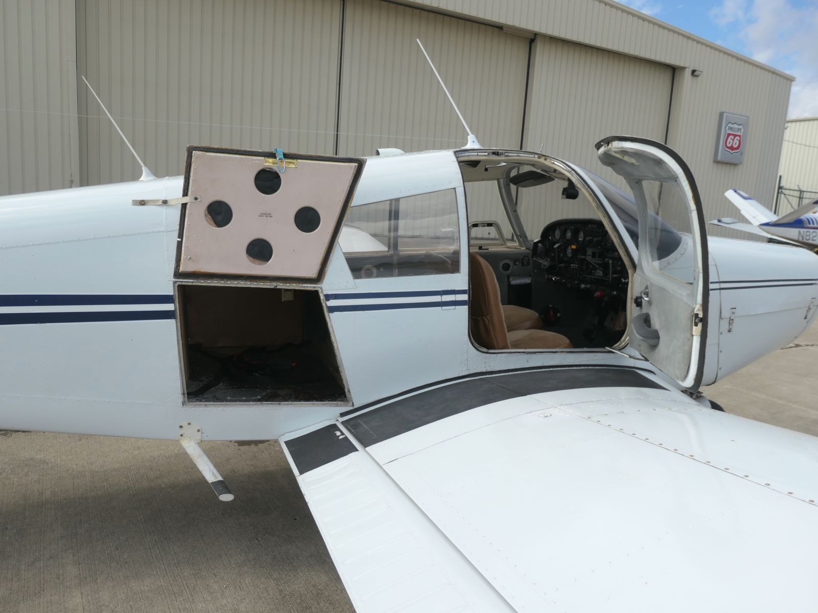 Piper Cherokee 28-160 - N5090W