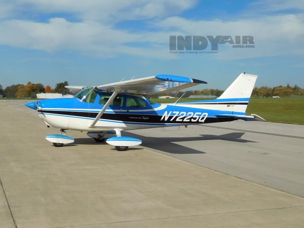 1972 Cessna 172 Skyhawk 180 HP - N7225Q