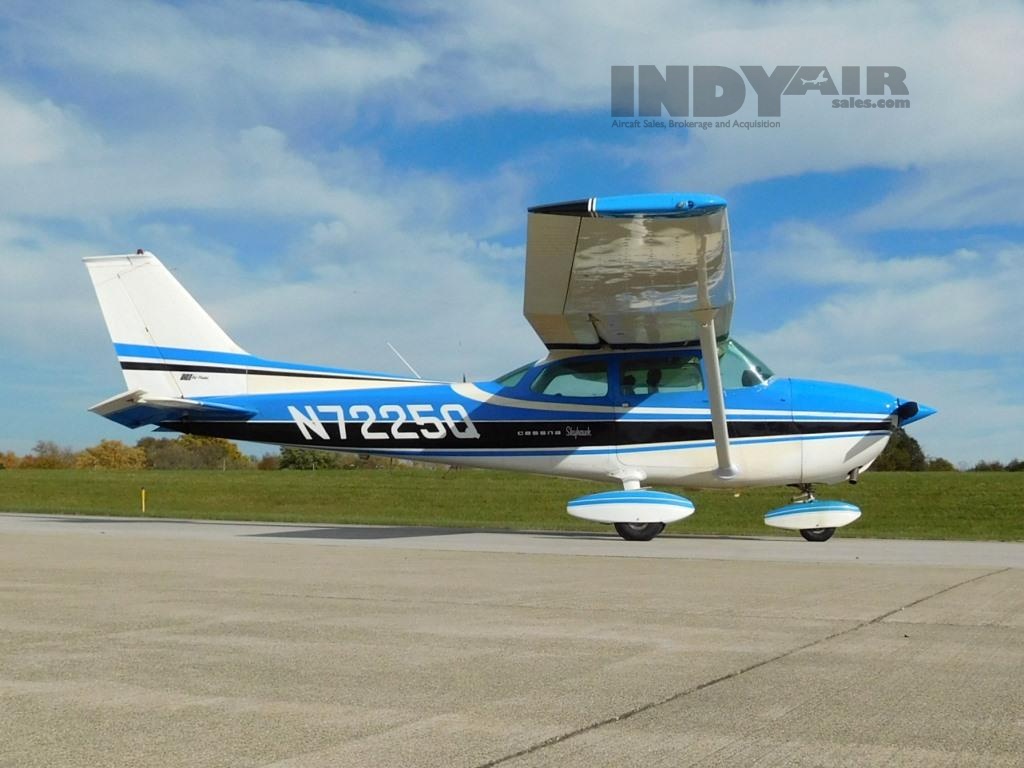 1972 Cessna 172 Skyhawk 180 HP - N7225Q