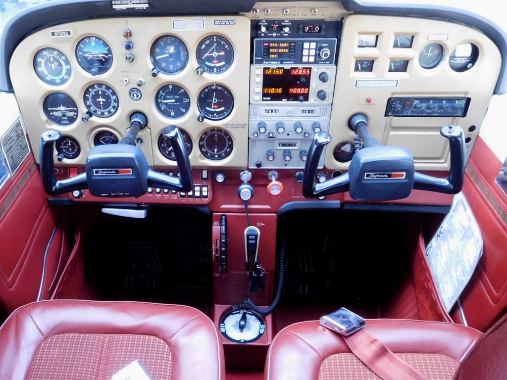 1972 Cessna 172 Skyhawk 180 HP - N7225Q