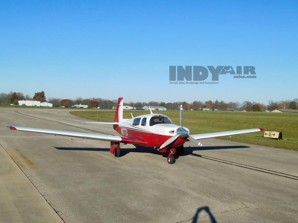 1990 Mooney M20J - N1077U