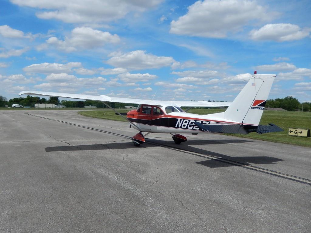 1967 Cessna 172 Skyhawk - N8827Z