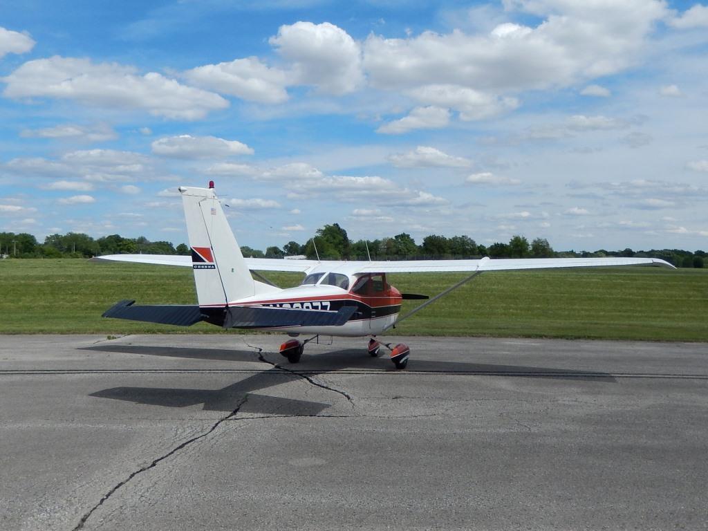 1967 Cessna 172 Skyhawk - N8827Z