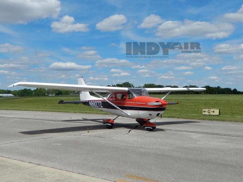 1967 Cessna 172 Skyhawk - N8827Z