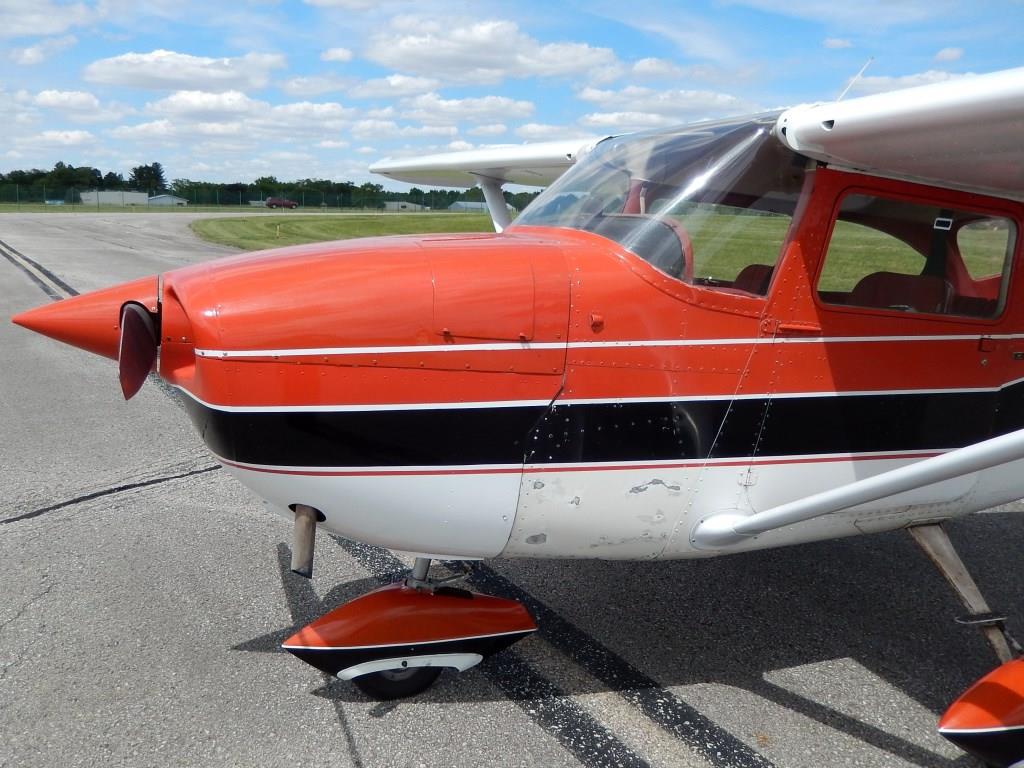 1967 Cessna 172 Skyhawk - N8827Z