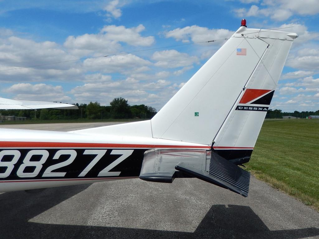 1967 Cessna 172 Skyhawk - N8827Z