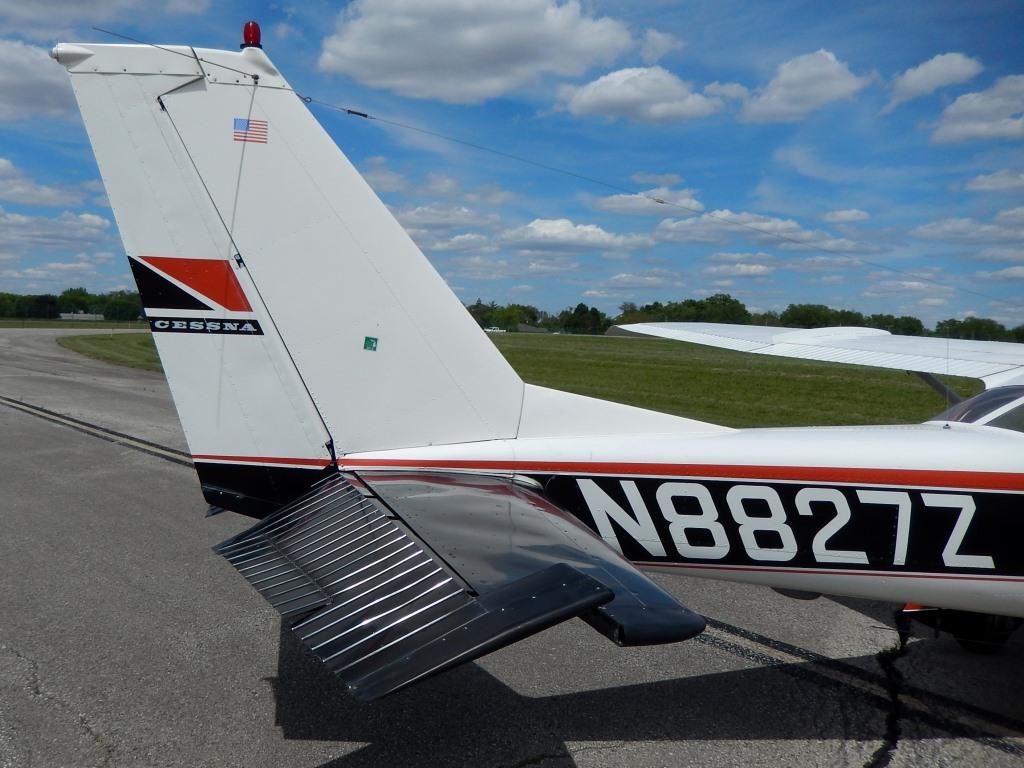 1967 Cessna 172 Skyhawk - N8827Z