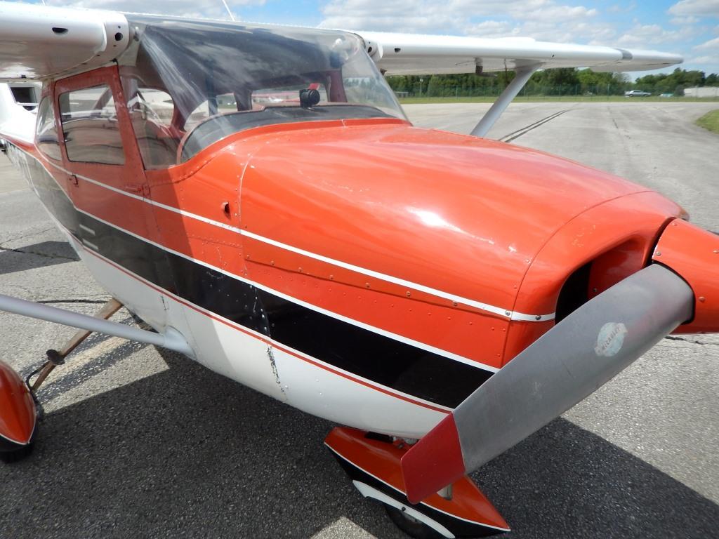 1967 Cessna 172 Skyhawk - N8827Z